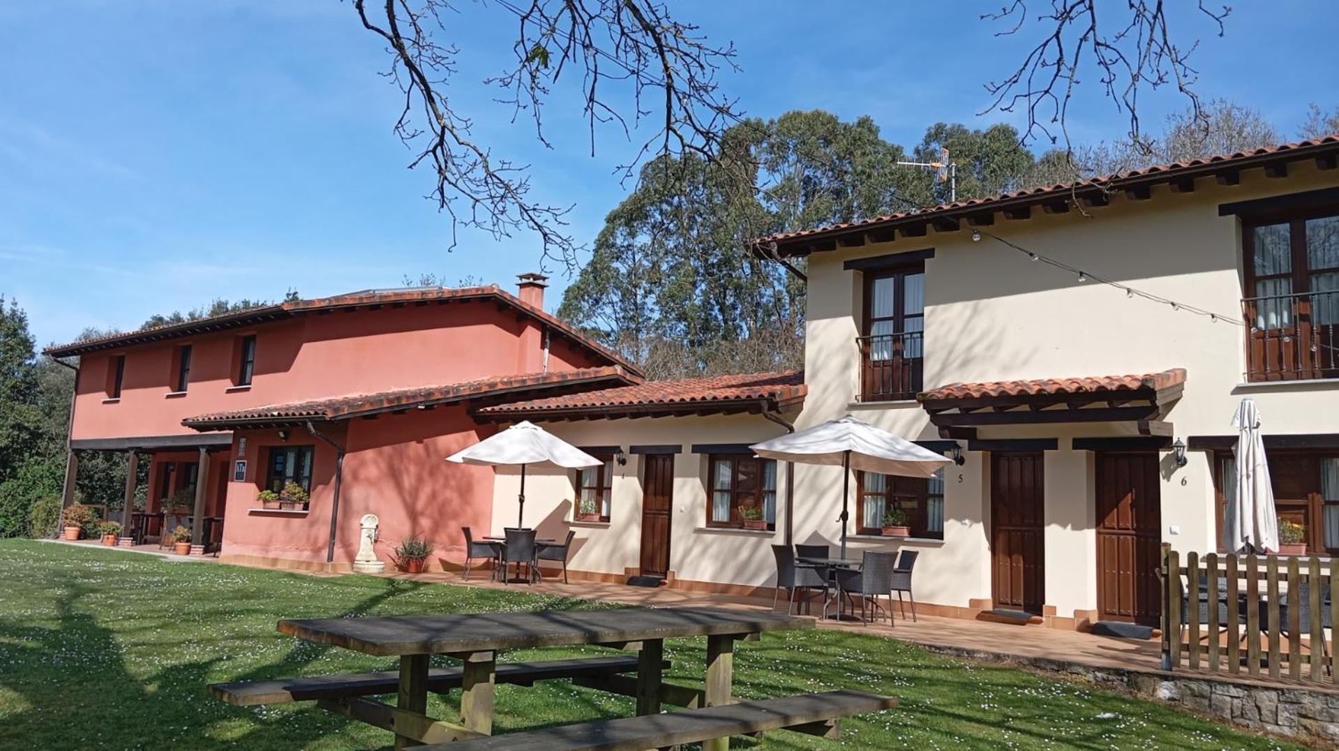 Apartamentos Rurales La Fuente De Bascones Villahormes Exterior photo